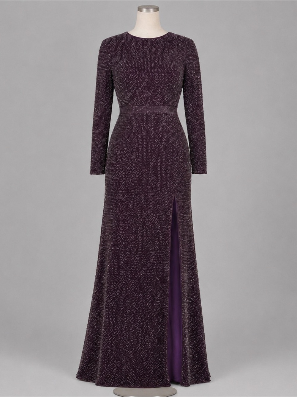 Mac Duggal 5056 Aubergine
Beaded Black Tie Long Sleeve
Gown Size 12 - Picture 4 of 11